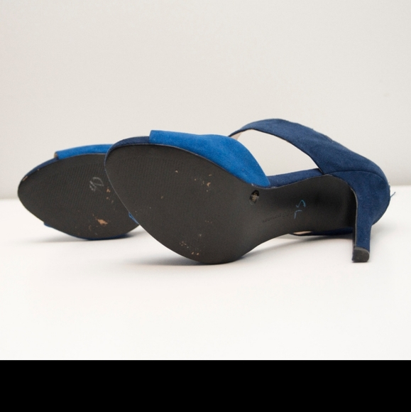 BCBG pumps - Picture 8 of 8